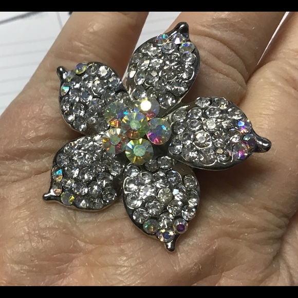 Rhinestone large flower stretchy ring - Picture 4 of 4